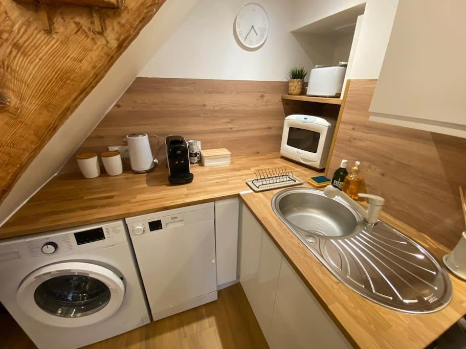 Charmant Appartement - Proche Chateau Cite 卡尔卡松 外观 照片